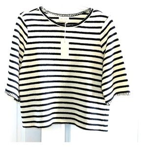 Short sleeve sweater